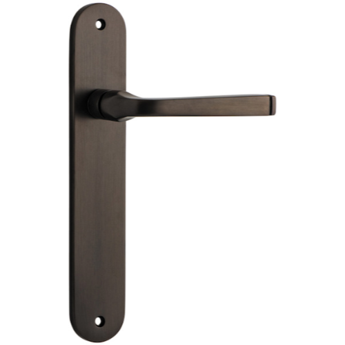 Iver Lever Annecy on Oval Backplate  H240xW40xP62mm in Signature Brass
