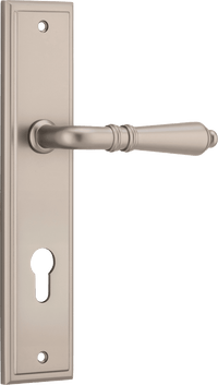 Pair of Iver Sarlat lever handles on stepped backplates, featuring a classic design for interior doors.