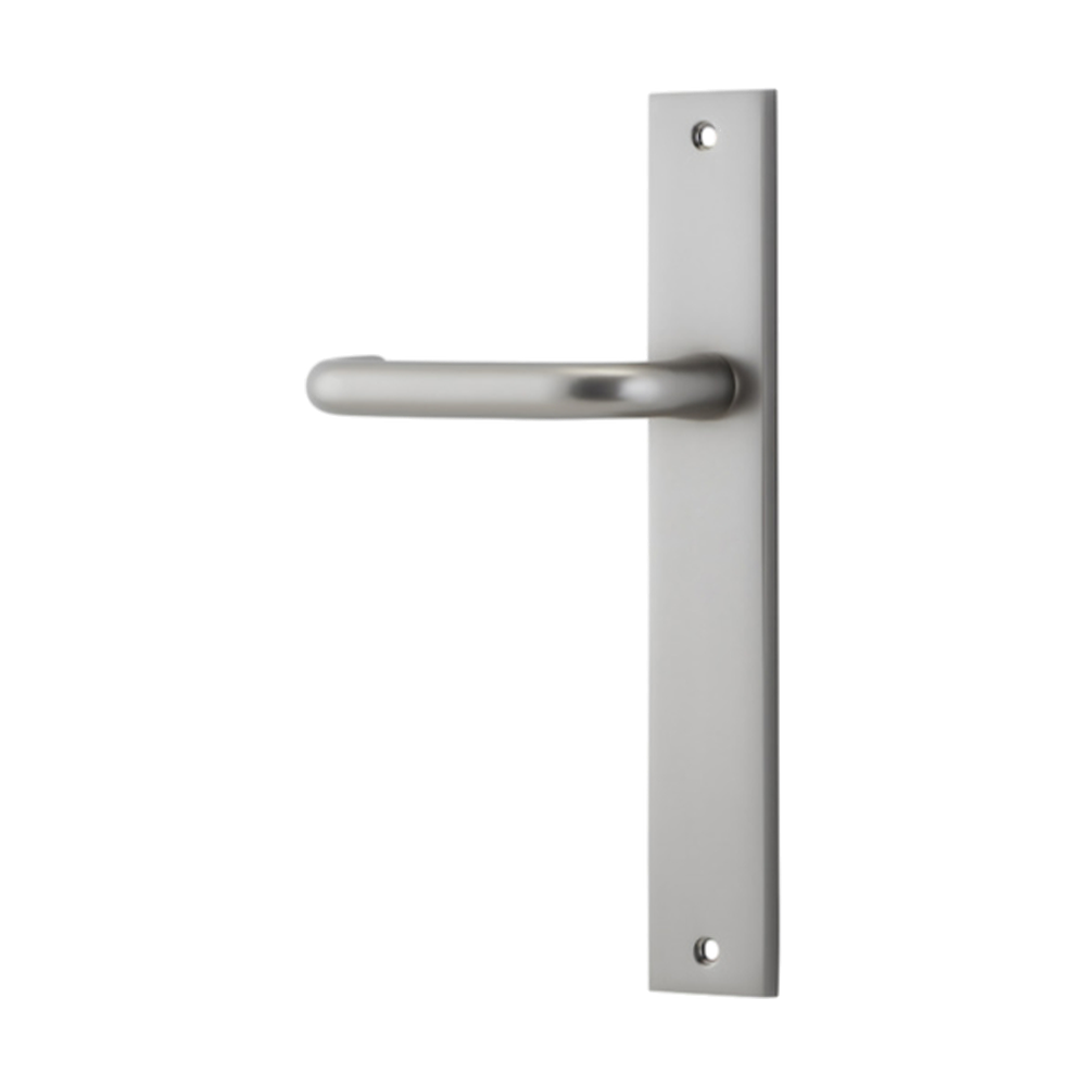 Pair of Iver Oslo lever handles on rectangular backplates, architectural hardware for doors, in a sleek modern design.