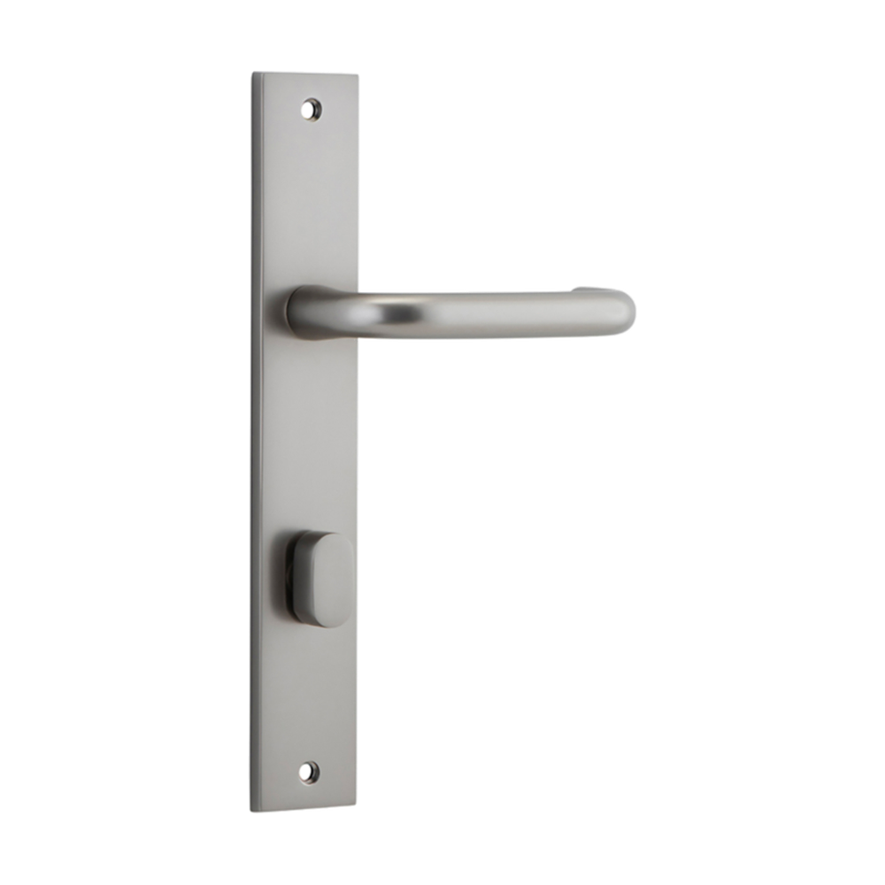 Pair of Iver Oslo lever handles on rectangular backplates, architectural hardware for doors, with a sleek modern design.