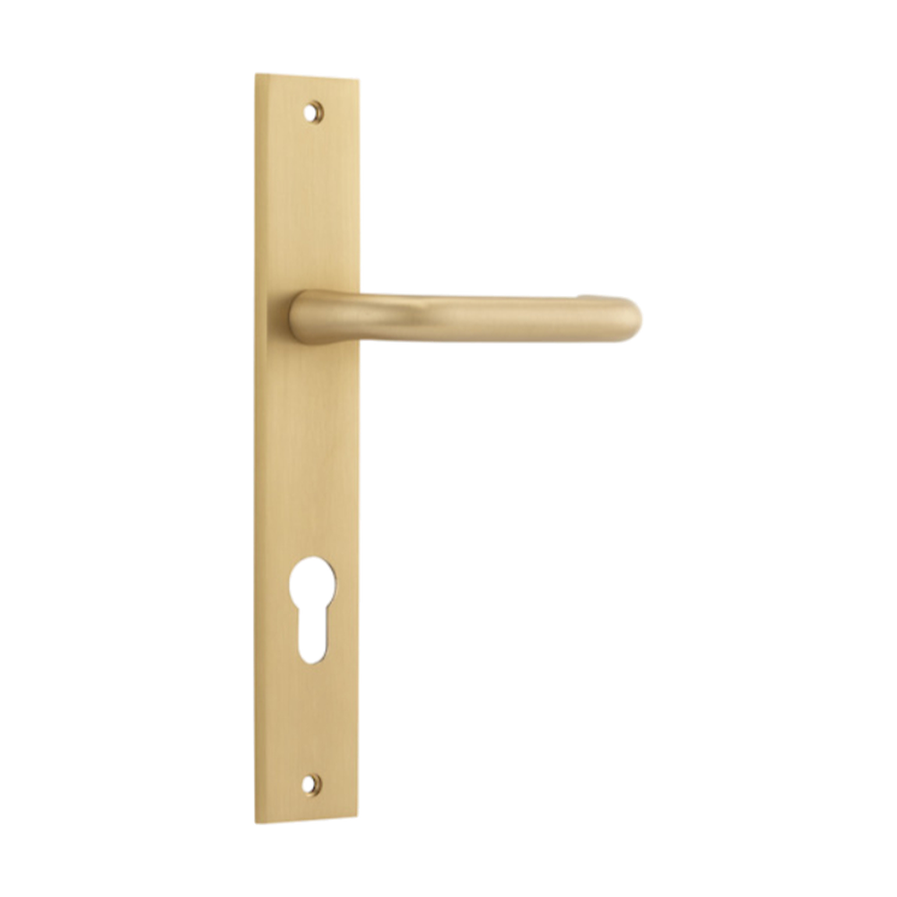 Pair of Iver Oslo lever handles on rectangular backplates, architectural hardware for doors, shown in a close-up view.