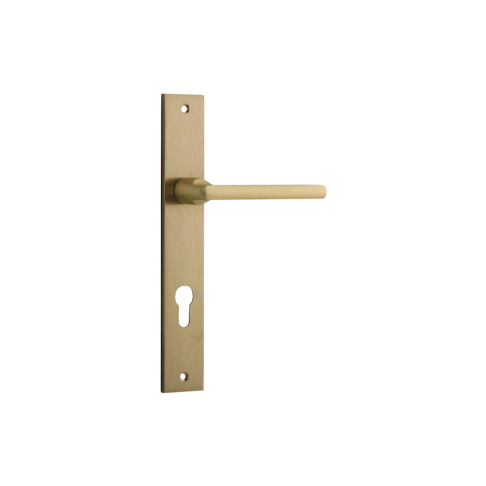 Pair of Iver Baltimore lever handles on rectangular backplates, showcasing sleek, modern design for interior doors.