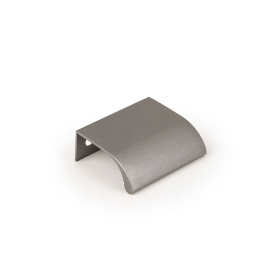 ONA LIP PULL HANDLE 32MM BRUSHED GREY in Brushed Grey