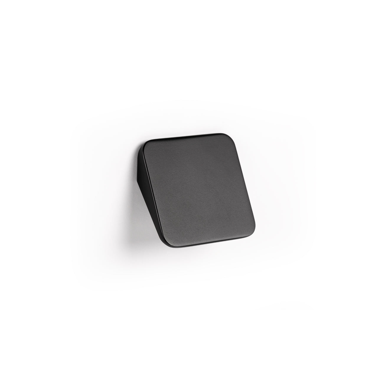 SWITCH 32MM PULL HANDLE MATT BLACK in Matt Black