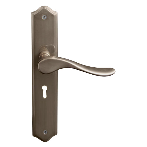 Haven Traditional Backplate Std Keyhole in Natural Bronze