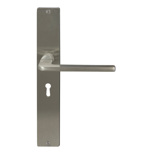 Chalet Square Backplate Std Keyhole in Brushed Nickel