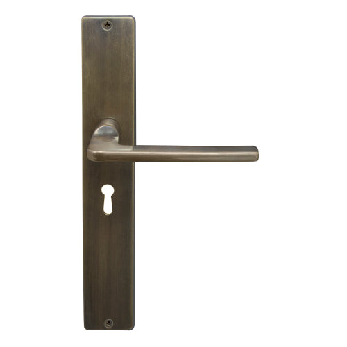 Chalet Square Backplate Std Keyhole in Oil Rubbed Bronze