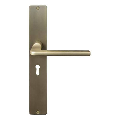 Chalet Square Backplate Std Keyhole in Roman Brass