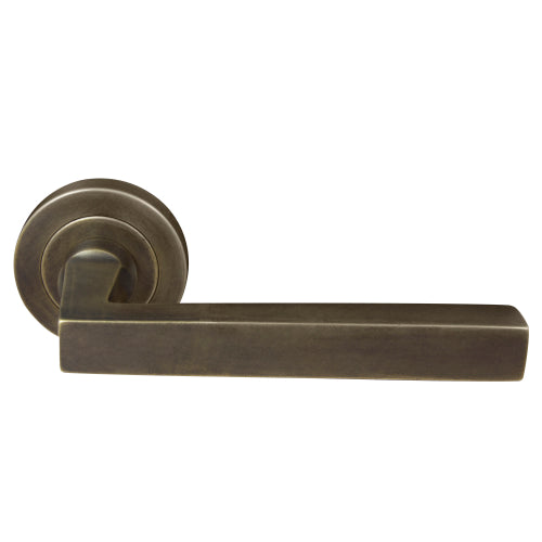 Federal 52mm Round Rose Lever Set in Oil Rubbed Bronze
