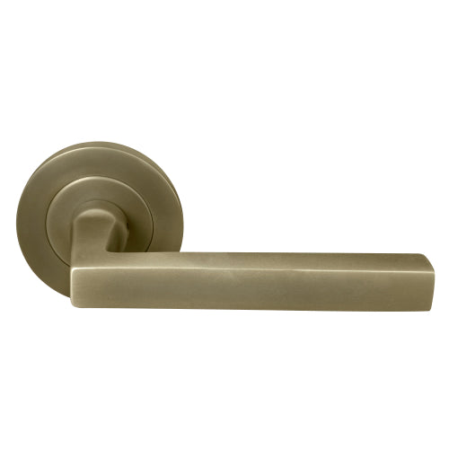 Federal 64mm Large Rose Lever Set in Roman Brass