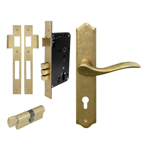 Hermitage Traditional Backplate Entrance Set - E85 in Rumbled Brass