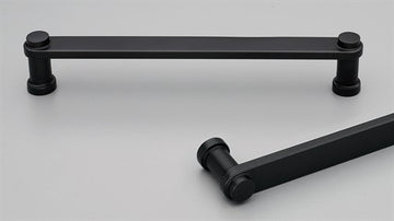 Pillar Cabinet Pull Handle 160mm CTC Black Paint Matt#7 in Matt Black